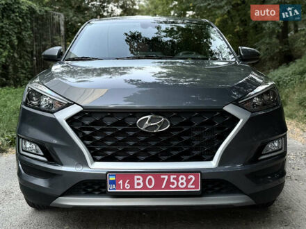 Серый Хендай Туксон, объемом двигателя 1.6 л и пробегом 101 тыс. км за 21111 $, фото 1 на Automoto.ua