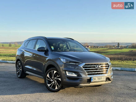 Серый Хендай Туксон, объемом двигателя 1.6 л и пробегом 214 тыс. км за 21000 $, фото 1 на Automoto.ua