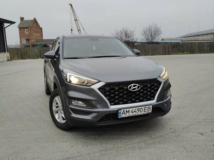 Серый Хендай Туксон, объемом двигателя 2 л и пробегом 60 тыс. км за 19500 $, фото 1 на Automoto.ua