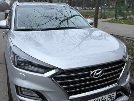 Серый Хендай Туксон, объемом двигателя 2 л и пробегом 85 тыс. км за 25000 $, фото 1 на Automoto.ua