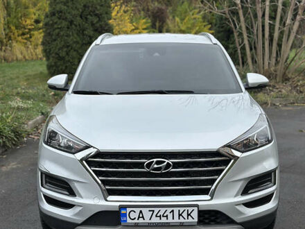 Серый Хендай Туксон, объемом двигателя 2 л и пробегом 149 тыс. км за 27500 $, фото 1 на Automoto.ua