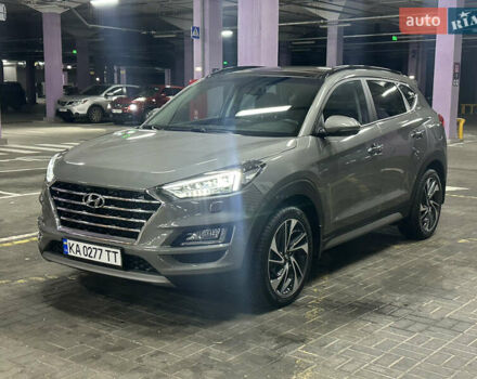 Серый Хендай Туксон, объемом двигателя 2 л и пробегом 28 тыс. км за 30200 $, фото 1 на Automoto.ua