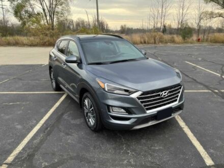 Серый Хендай Туксон, объемом двигателя 2.4 л и пробегом 22 тыс. км за 17300 $, фото 1 на Automoto.ua
