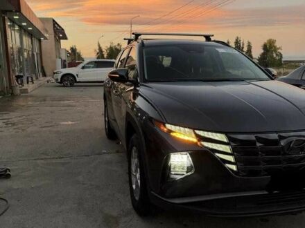 Серый Хендай Туксон, объемом двигателя 2.5 л и пробегом 57 тыс. км за 16500 $, фото 1 на Automoto.ua