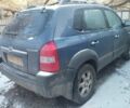 Синий Хендай Туксон, объемом двигателя 2 л и пробегом 240 тыс. км за 3300 $, фото 1 на Automoto.ua