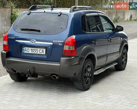 Хендай Туксон 2004 в Ужгороде на Automoto.ua Синий Хендай Туксон, объемом двигателя 2.66 л и пробегом 320 тыс. км за 6900 $, фото 4 на Automoto.ua