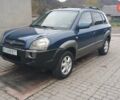 Синий Хендай Туксон, объемом двигателя 2.66 л и пробегом 320 тыс. км за 5500 $, фото 1 на Automoto.ua