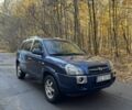 Синий Хендай Туксон, объемом двигателя 2 л и пробегом 291 тыс. км за 3400 $, фото 1 на Automoto.ua