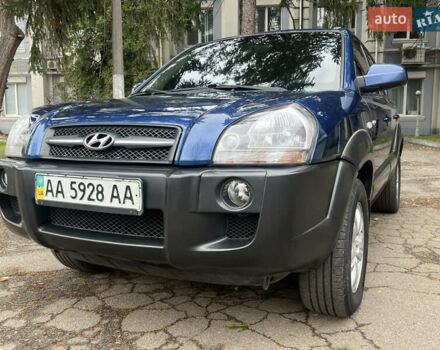 Синий Хендай Туксон, объемом двигателя 2 л и пробегом 190 тыс. км за 7500 $, фото 12 на Automoto.ua