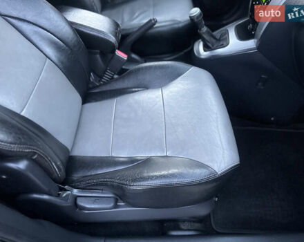 Хендай Туксон 2006 в Хмельницком на Automoto.ua Синий Хендай Туксон, объемом двигателя 2 л и пробегом 218 тыс. км за 7850 $, фото 15 на Automoto.ua