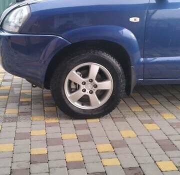 Синій Хендай Туксон, об'ємом двигуна 1.98 л та пробігом 216 тис. км за 8500 $, фото 5 на Automoto.ua