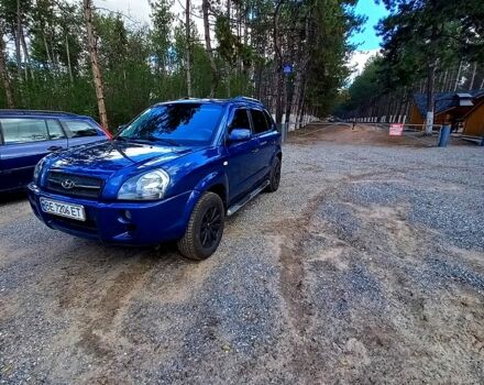 Хендай Туксон 2007 в Вознесенске на Automoto.ua Синий Хендай Туксон, объемом двигателя 2 л и пробегом 280 тыс. км за 7500 $, фото 1 на Automoto.ua
