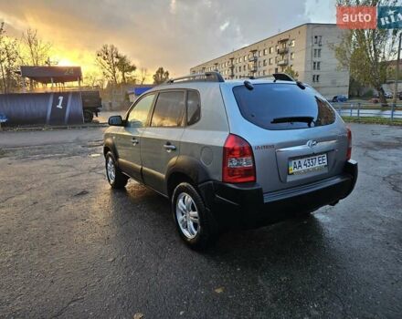 Синій Хендай Туксон, об'ємом двигуна 1.98 л та пробігом 203 тис. км за 8200 $, фото 5 на Automoto.ua