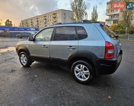 Синій Хендай Туксон, об'ємом двигуна 1.98 л та пробігом 203 тис. км за 8200 $, фото 1 на Automoto.ua