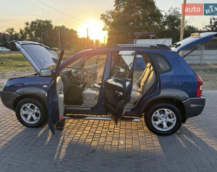 Синій Хендай Туксон, об'ємом двигуна 1.98 л та пробігом 123 тис. км за 8000 $, фото 7 на Automoto.ua