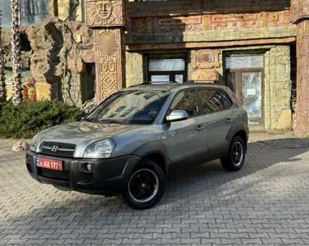 Синій Хендай Туксон, об'ємом двигуна 2 л та пробігом 203 тис. км за 7800 $, фото 6 на Automoto.ua