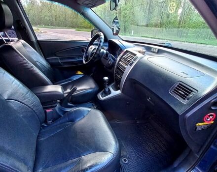 Хендай Туксон 2007 в Вознесенске на Automoto.ua Синий Хендай Туксон, объемом двигателя 2 л и пробегом 280 тыс. км за 7500 $, фото 11 на Automoto.ua