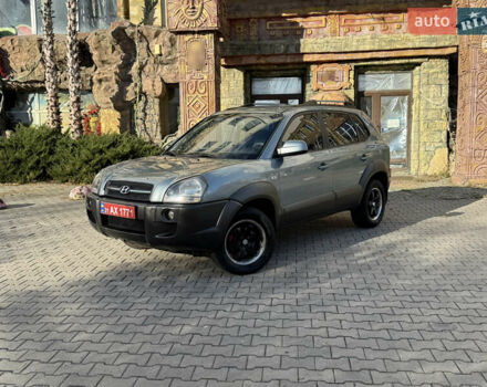 Синий Хендай Туксон, объемом двигателя 2 л и пробегом 205 тыс. км за 7500 $, фото 9 на Automoto.ua