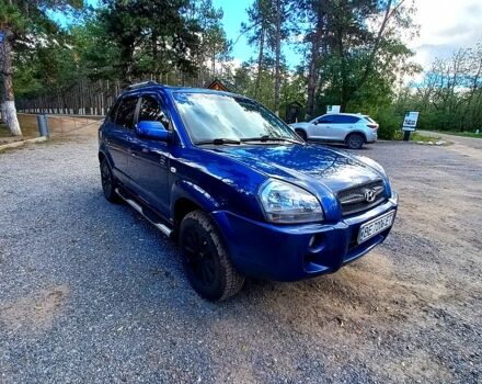 Хендай Туксон 2007 в Вознесенске на Automoto.ua Синий Хендай Туксон, объемом двигателя 2 л и пробегом 280 тыс. км за 7500 $, фото 2 на Automoto.ua