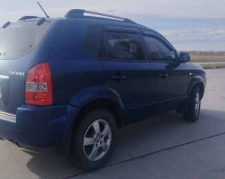 Хендай Туксон 2007 у Коростене на Automoto.ua Синій Хендай Туксон, об'ємом двигуна 1.98 л та пробігом 207 тис. км за 7000 $, фото 1 на Automoto.ua