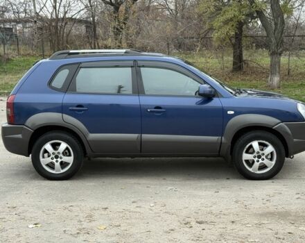 Синий Хендай Туксон, объемом двигателя 2 л и пробегом 279 тыс. км за 6280 $, фото 3 на Automoto.ua