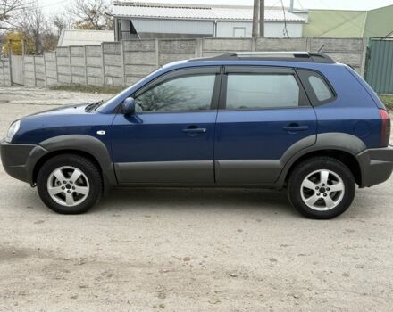 Синий Хендай Туксон, объемом двигателя 2 л и пробегом 279 тыс. км за 6280 $, фото 2 на Automoto.ua