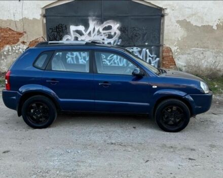 Синий Хендай Туксон, объемом двигателя 0 л и пробегом 170 тыс. км за 2400 $, фото 1 на Automoto.ua