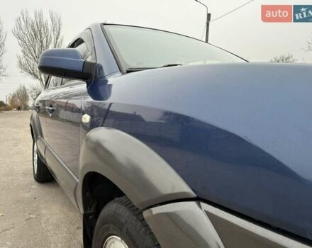 Синий Хендай Туксон, объемом двигателя 2 л и пробегом 270 тыс. км за 6250 $, фото 22 на Automoto.ua