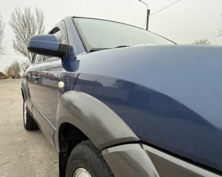 Синий Хендай Туксон, объемом двигателя 2 л и пробегом 279 тыс. км за 6280 $, фото 16 на Automoto.ua