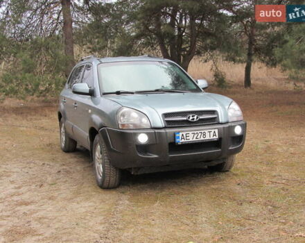 Синий Хендай Туксон, объемом двигателя 1.97 л и пробегом 195 тыс. км за 8000 $, фото 1 на Automoto.ua