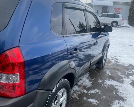 Синій Хендай Туксон, об'ємом двигуна 2 л та пробігом 172 тис. км за 8000 $, фото 4 на Automoto.ua