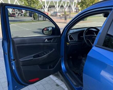 Синий Хендай Туксон, объемом двигателя 1.6 л и пробегом 95 тыс. км за 13800 $, фото 21 на Automoto.ua