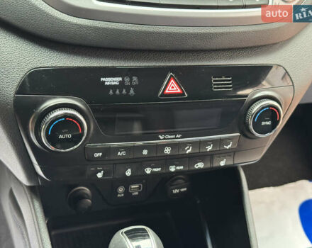 Синій Хендай Туксон, об'ємом двигуна 1.7 л та пробігом 264 тис. км за 15950 $, фото 108 на Automoto.ua