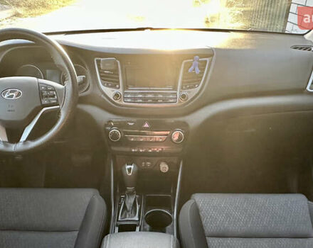 Синій Хендай Туксон, об'ємом двигуна 2 л та пробігом 60 тис. км за 17500 $, фото 10 на Automoto.ua