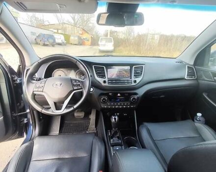 Синий Хендай Туксон, объемом двигателя 1.59 л и пробегом 32 тыс. км за 22000 $, фото 5 на Automoto.ua