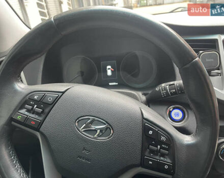 Хендай Туксон 2017 в Киеве на Automoto.ua Синий Хендай Туксон, объемом двигателя 2 л и пробегом 185 тыс. км за 17000 $, фото 12 на Automoto.ua