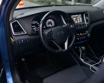 Синий Хендай Туксон, объемом двигателя 0 л и пробегом 59 тыс. км за 18000 $, фото 1 на Automoto.ua