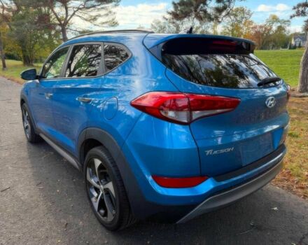 Синий Хендай Туксон, объемом двигателя 1.6 л и пробегом 53 тыс. км за 3500 $, фото 3 на Automoto.ua