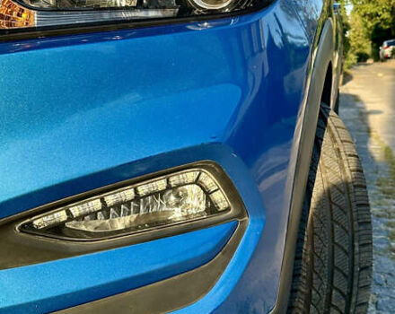 Синій Хендай Туксон, об'ємом двигуна 2 л та пробігом 60 тис. км за 17500 $, фото 1 на Automoto.ua
