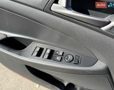 Синий Хендай Туксон, объемом двигателя 2 л и пробегом 108 тыс. км за 16300 $, фото 10 на Automoto.ua