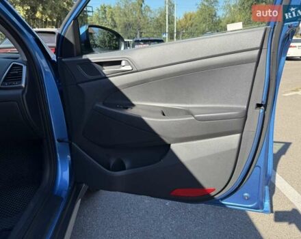 Синий Хендай Туксон, объемом двигателя 2 л и пробегом 108 тыс. км за 16300 $, фото 24 на Automoto.ua