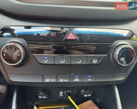 Синій Хендай Туксон, об'ємом двигуна 2 л та пробігом 92 тис. км за 17300 $, фото 12 на Automoto.ua