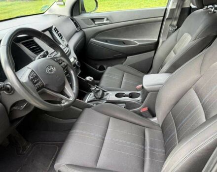 Синій Хендай Туксон, об'ємом двигуна 1.6 л та пробігом 108 тис. км за 10000 $, фото 6 на Automoto.ua