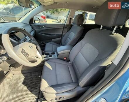 Синий Хендай Туксон, объемом двигателя 2 л и пробегом 108 тыс. км за 16300 $, фото 12 на Automoto.ua