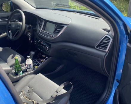 Синій Хендай Туксон, об'ємом двигуна 2 л та пробігом 121 тис. км за 17600 $, фото 8 на Automoto.ua