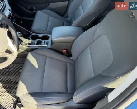 Синий Хендай Туксон, объемом двигателя 2 л и пробегом 108 тыс. км за 16300 $, фото 15 на Automoto.ua