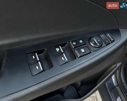 Синий Хендай Туксон, объемом двигателя 2 л и пробегом 136 тыс. км за 23200 $, фото 15 на Automoto.ua