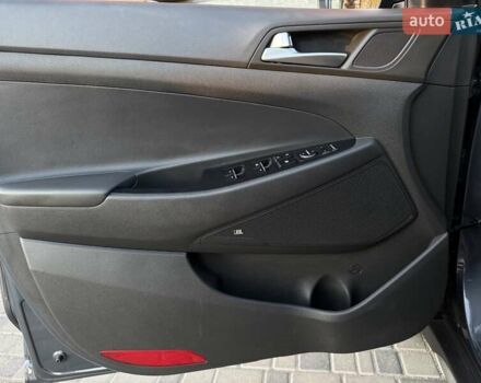 Синий Хендай Туксон, объемом двигателя 2 л и пробегом 136 тыс. км за 23200 $, фото 12 на Automoto.ua