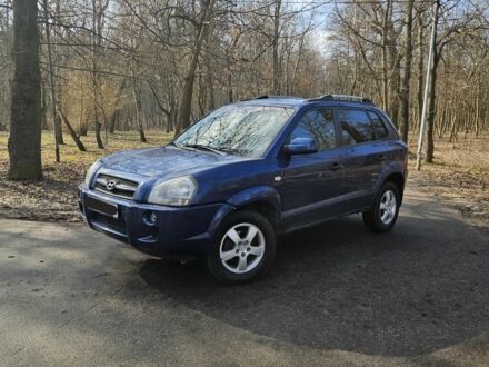 Синій Хендай Туксон, об'ємом двигуна 2 л та пробігом 330 тис. км за 3500 $, фото 1 на Automoto.ua