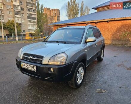Хендай Туксон 2007 в Славянске на Automoto.ua Синий Хендай Туксон, объемом двигателя 1.98 л и пробегом 203 тыс. км за 8200 $, фото 1 на Automoto.ua